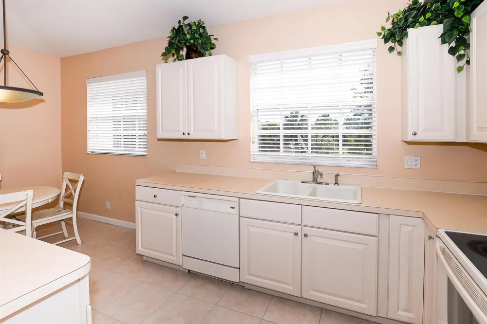 8190 MULLIGAN CIRCLE Port St. Lucie, FL 34986