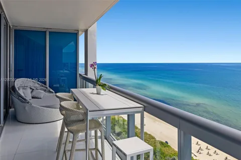 6899 Collins Ave #1602