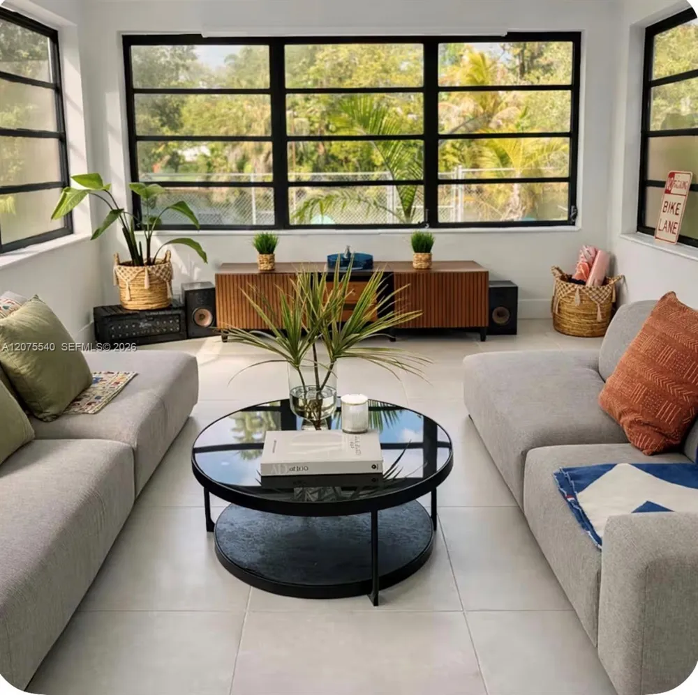 119 NW 85 st #1 Miami, FL 33150
