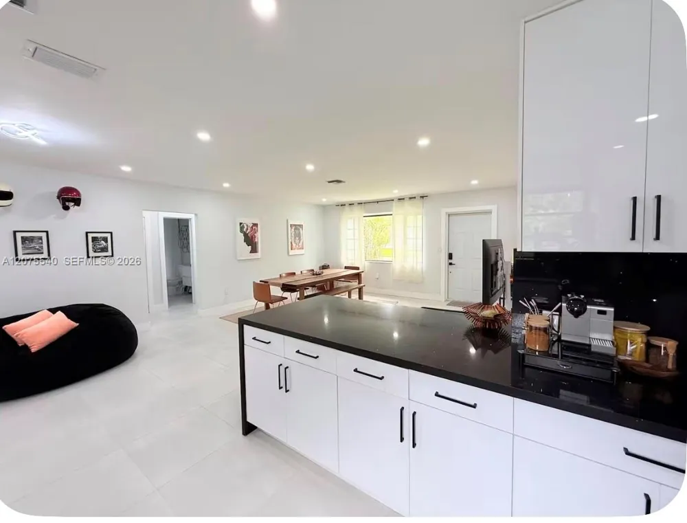 119 NW 85 st #1 Miami, FL 33150