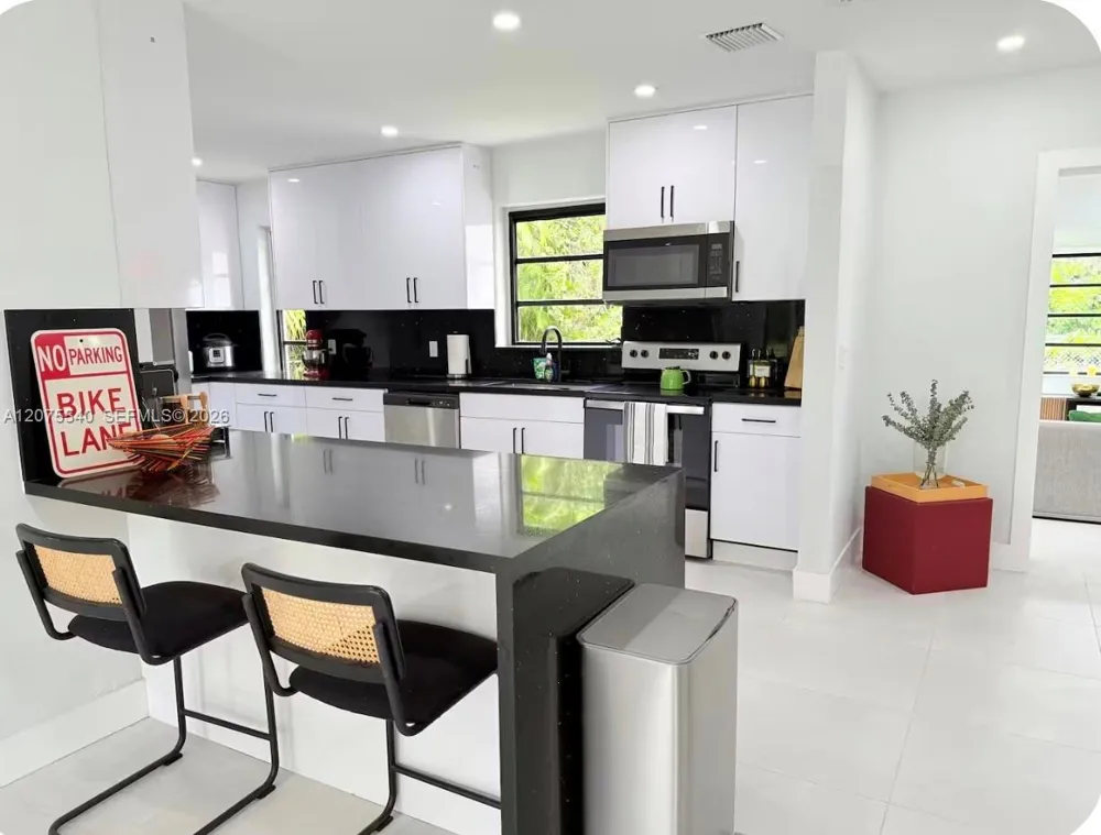 119 NW 85 st #1 Miami, FL 33150