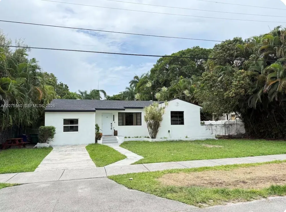 119 NW 85 st #1 Miami, FL 33150