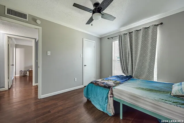 3220 69TH ST #APT J6 Galveston, TX 77551