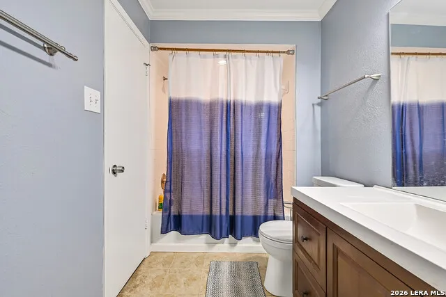 3220 69TH ST #APT J6 Galveston, TX 77551