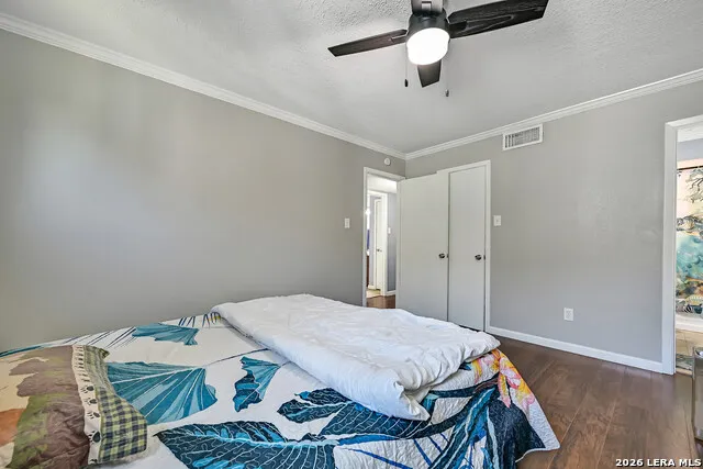 3220 69TH ST #APT J6 Galveston, TX 77551