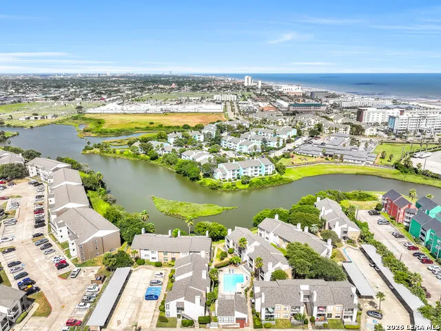 3220 69TH ST #APT J6 Galveston, TX 77551
