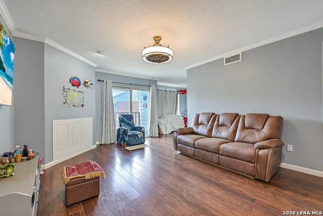 3220 69TH ST #APT J6 Galveston, TX 77551