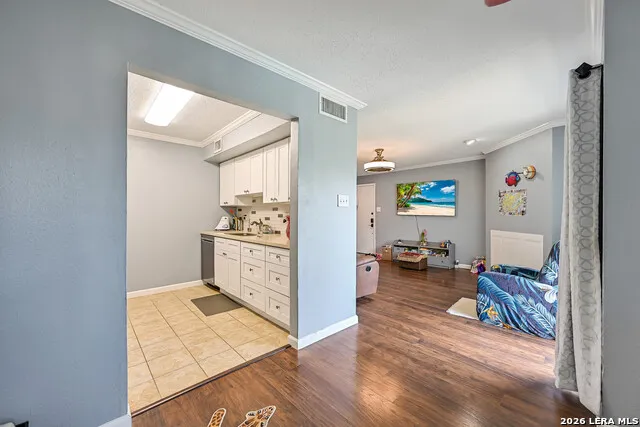 3220 69TH ST #APT J6 Galveston, TX 77551