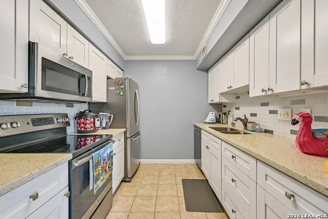 3220 69TH ST #APT J6 Galveston, TX 77551