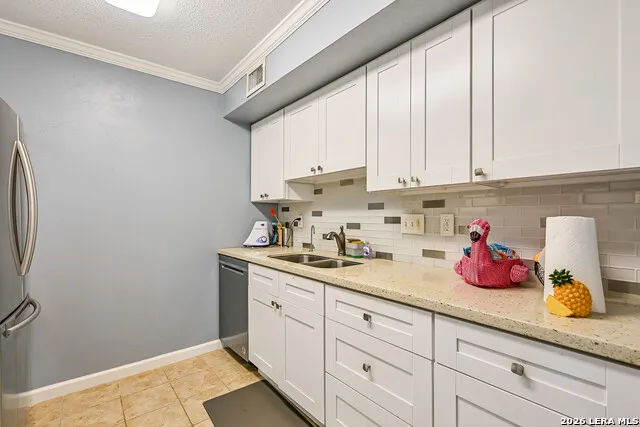 3220 69TH ST #APT J6 Galveston, TX 77551
