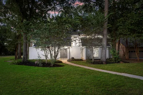 2 Muskmallow Court