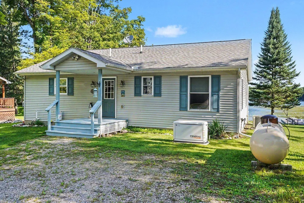 4422 S Sunset Drive Curtis Township, MI 48737
