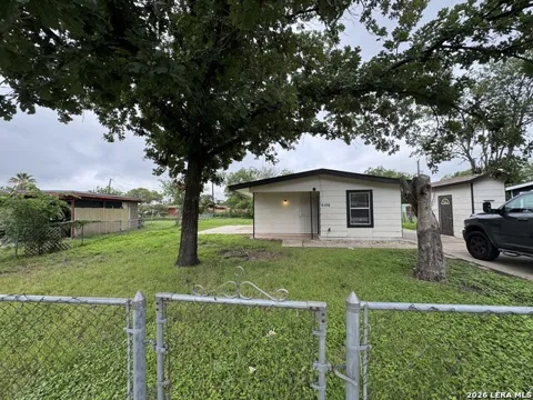 6106 Cedar Valley