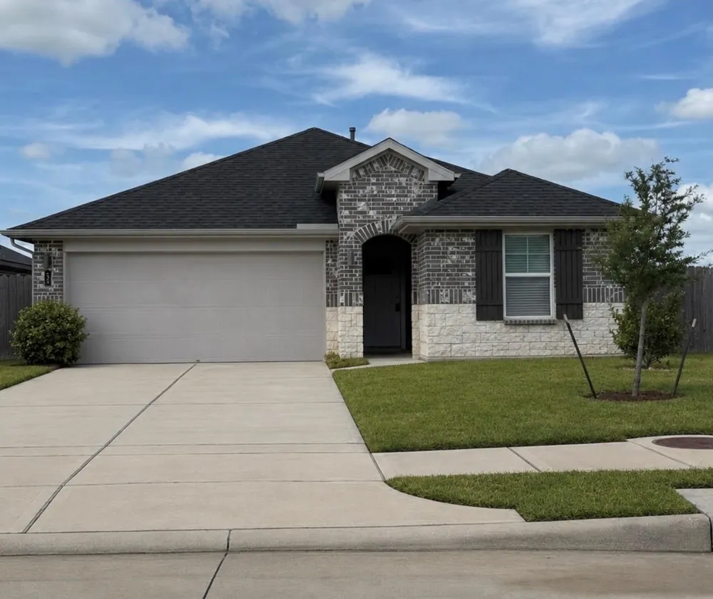 5002 Natchez Trace Arcola, TX 77545