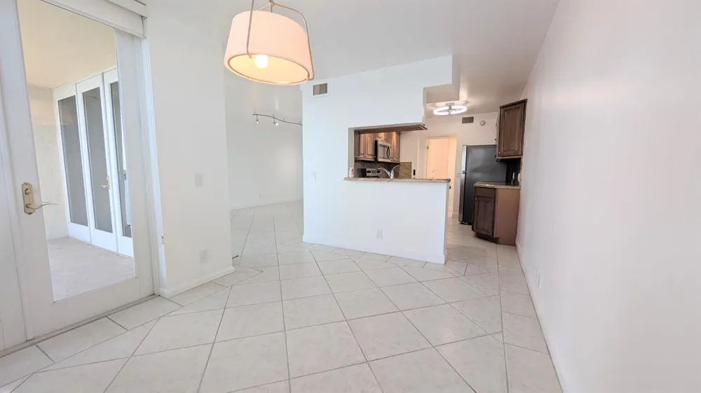 105 Lake Emerald Drive #810 Oakland Park, FL 33309