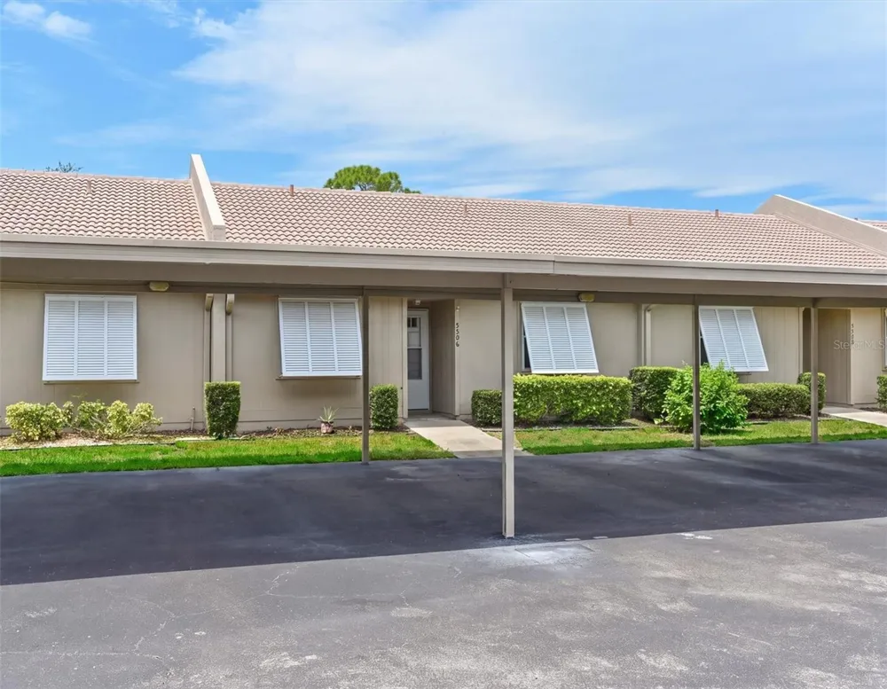 5506 37TH STREET E #4 Bradenton, FL 34203