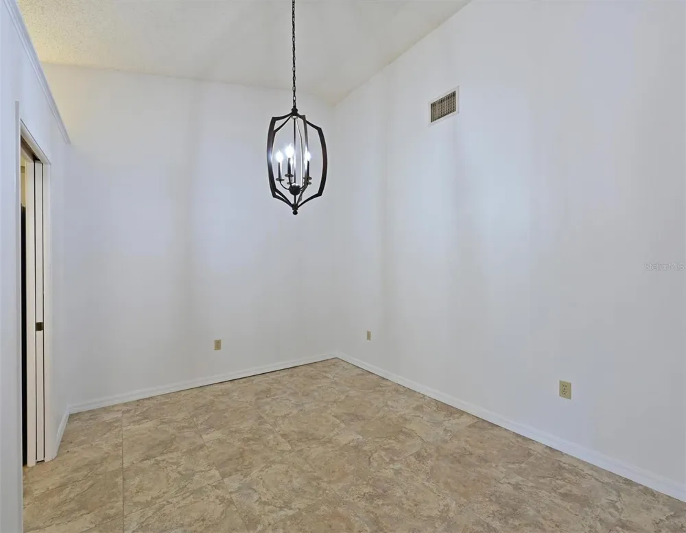 5506 37TH STREET E #4 Bradenton, FL 34203