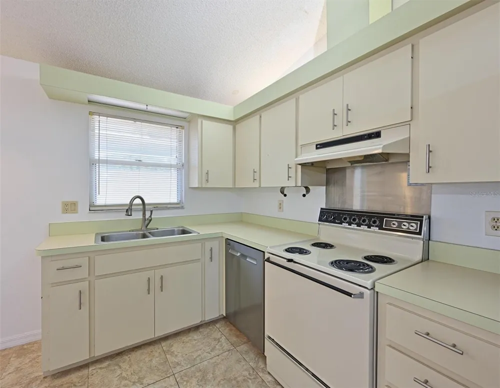 5506 37TH STREET E #4 Bradenton, FL 34203
