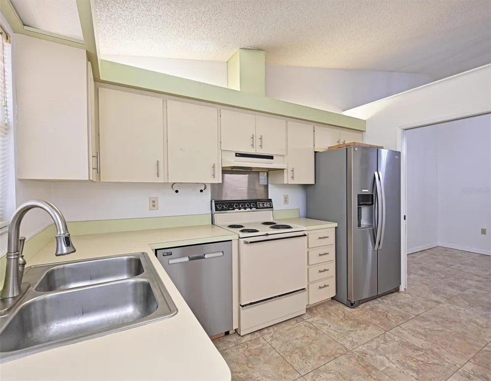 5506 37TH STREET E #4 Bradenton, FL 34203