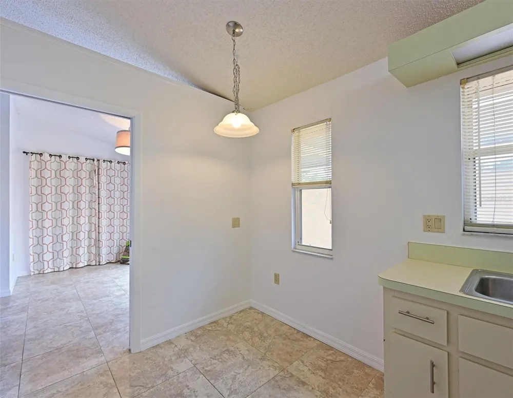 5506 37TH STREET E #4 Bradenton, FL 34203