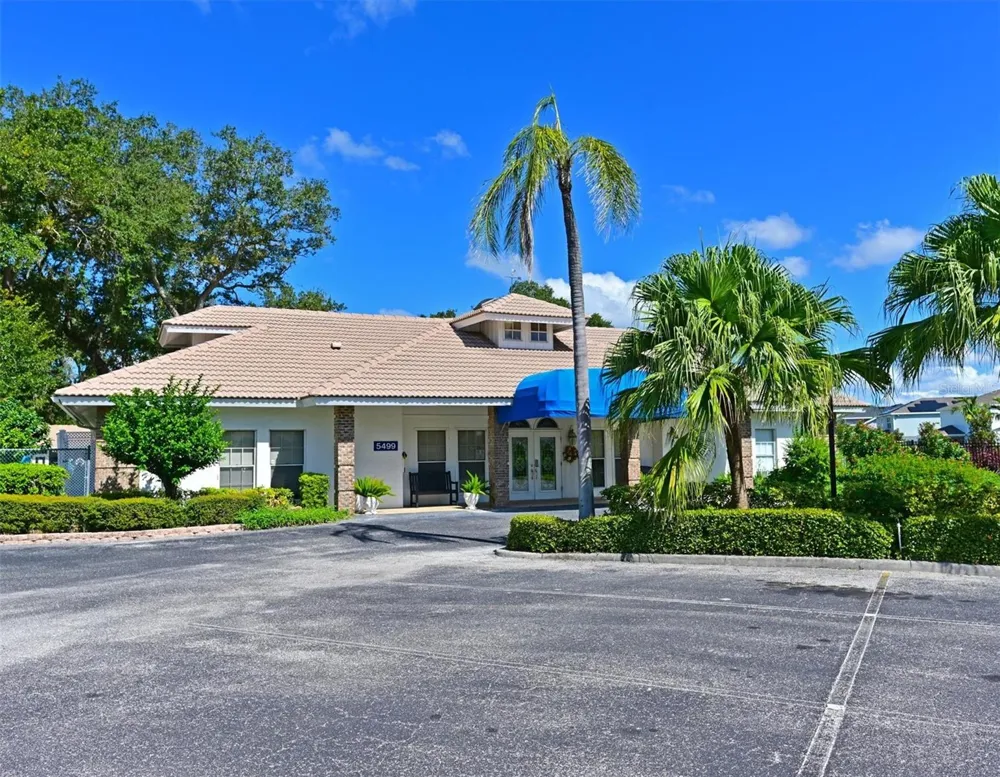 5506 37TH STREET E #4 Bradenton, FL 34203