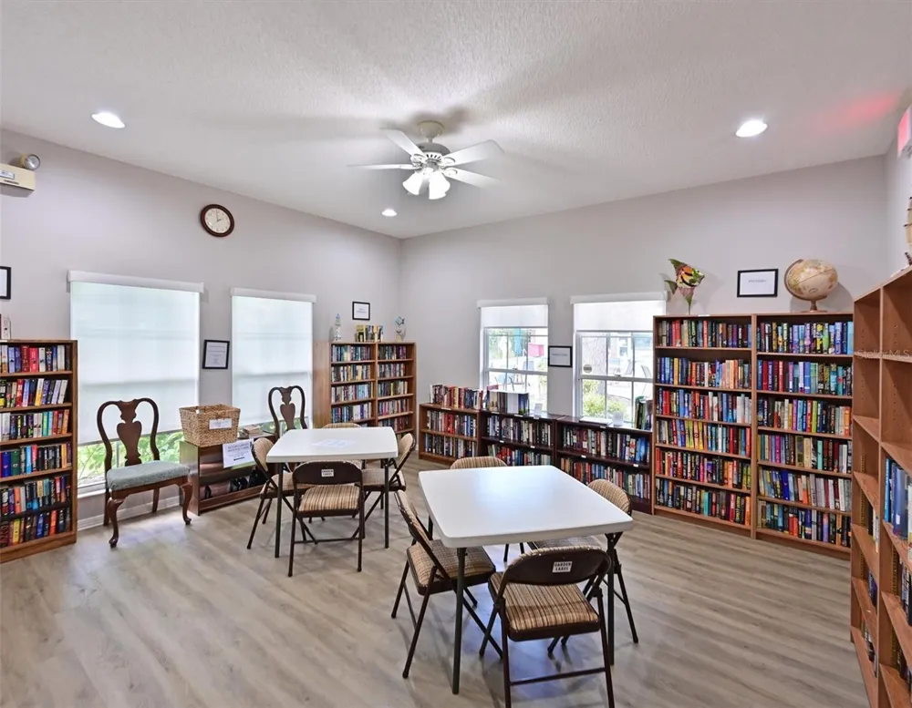 5506 37TH STREET E #4 Bradenton, FL 34203
