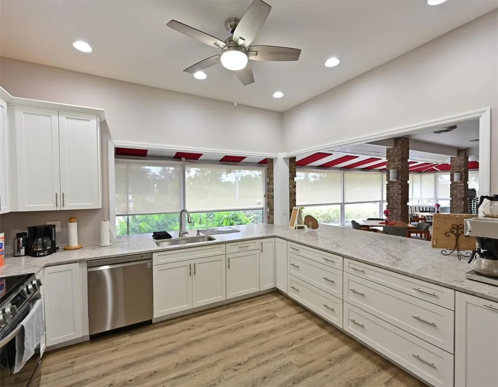 5506 37TH STREET E #4 Bradenton, FL 34203