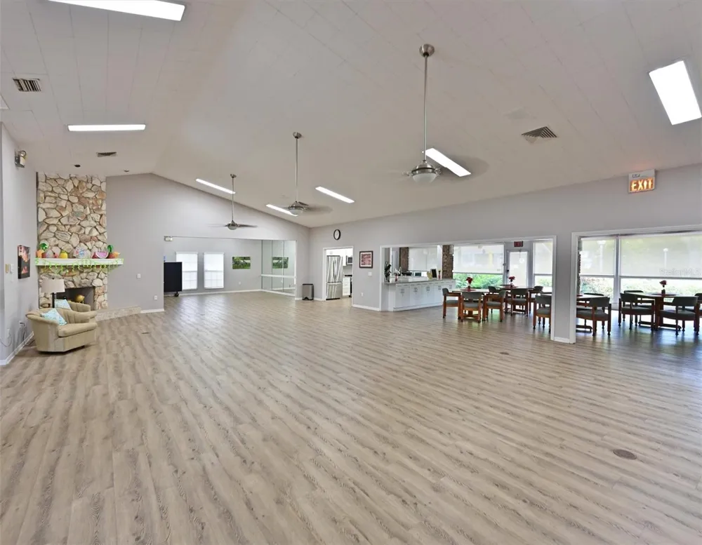 5506 37TH STREET E #4 Bradenton, FL 34203