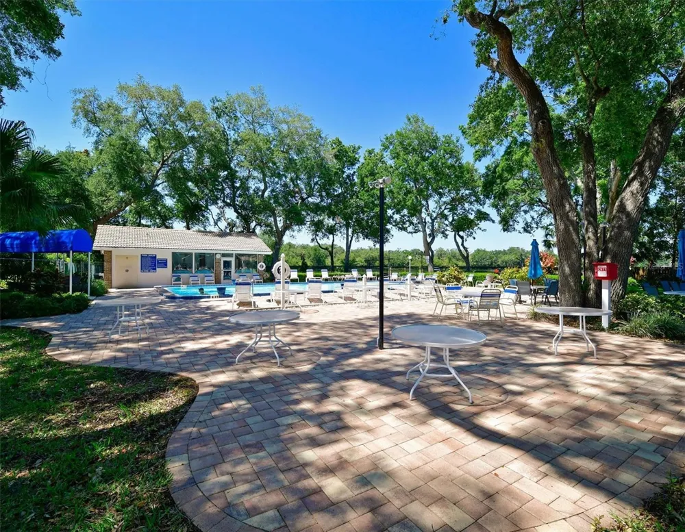 5506 37TH STREET E #4 Bradenton, FL 34203