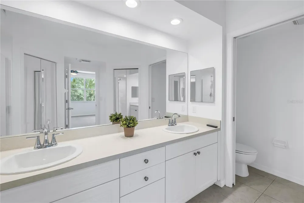 960 STARKEY ROAD #2202 Largo, FL 33771