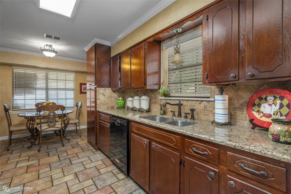 4614 Parkridge Drive Benton, LA 71006