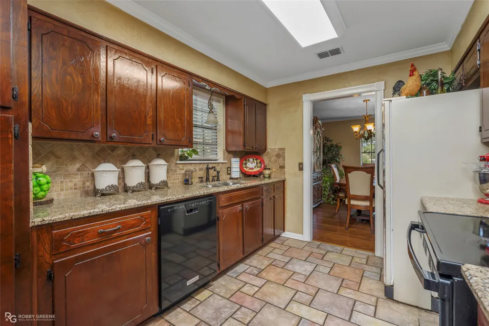 4614 Parkridge Drive Benton, LA 71006