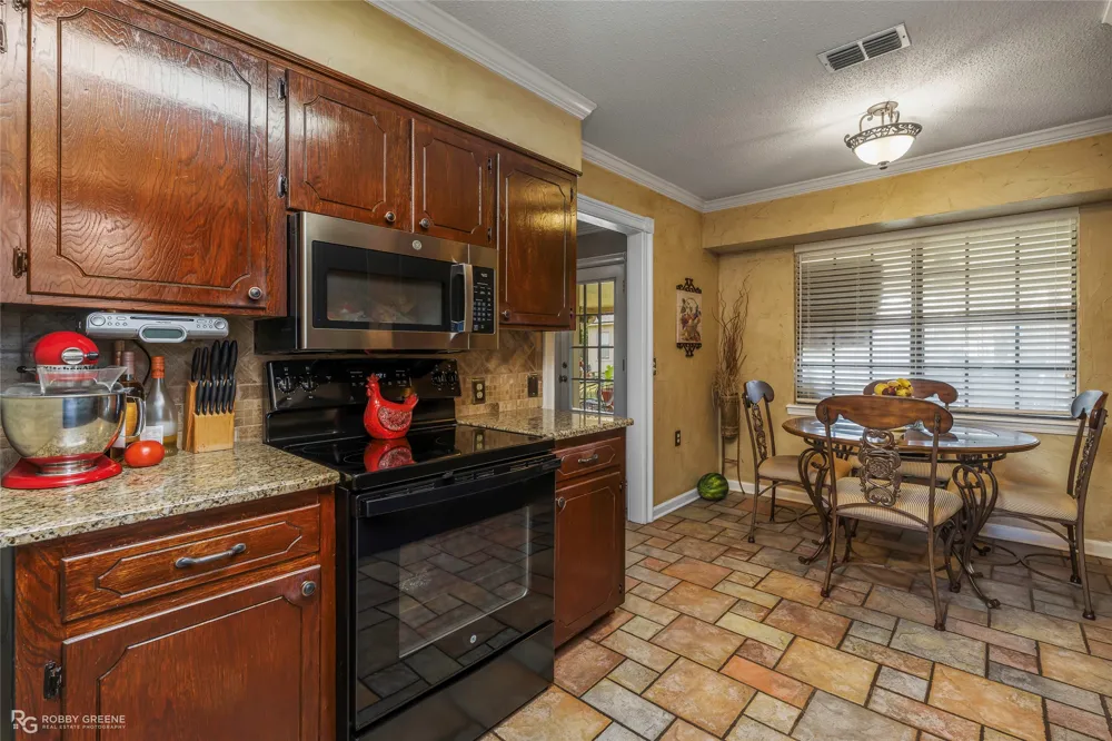 4614 Parkridge Drive Benton, LA 71006