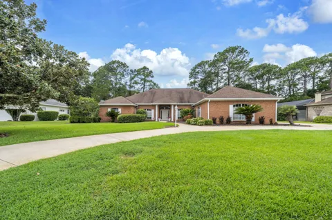 1520 Glenlake Circle