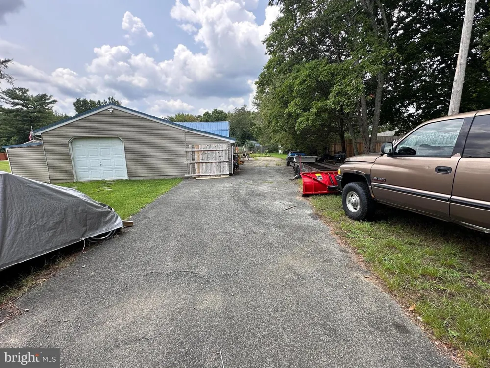 10651 DEACON ROAD White Plains, MD 20695