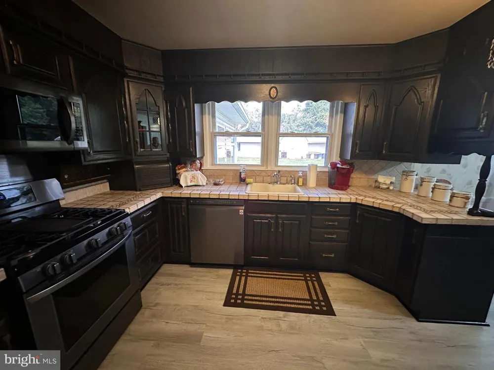 10651 DEACON ROAD White Plains, MD 20695