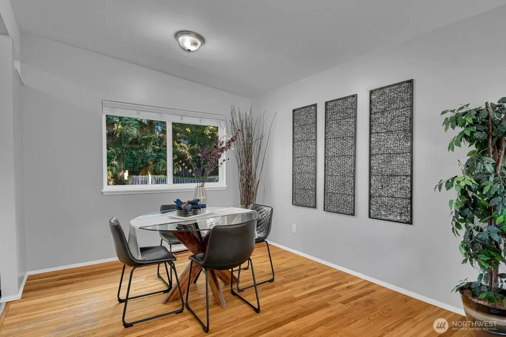 810 S 301st Place Federal Way, WA 98003