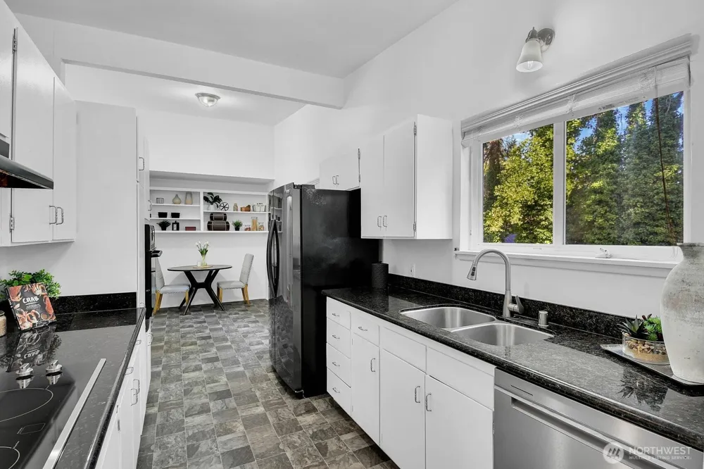 810 S 301st Place Federal Way, WA 98003
