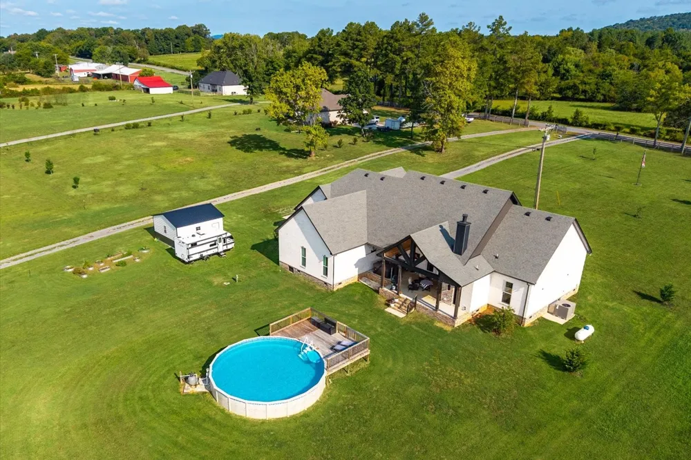 742 Kingdom Rd Unionville, TN 37180