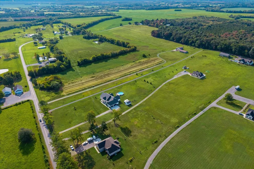 742 Kingdom Rd Unionville, TN 37180