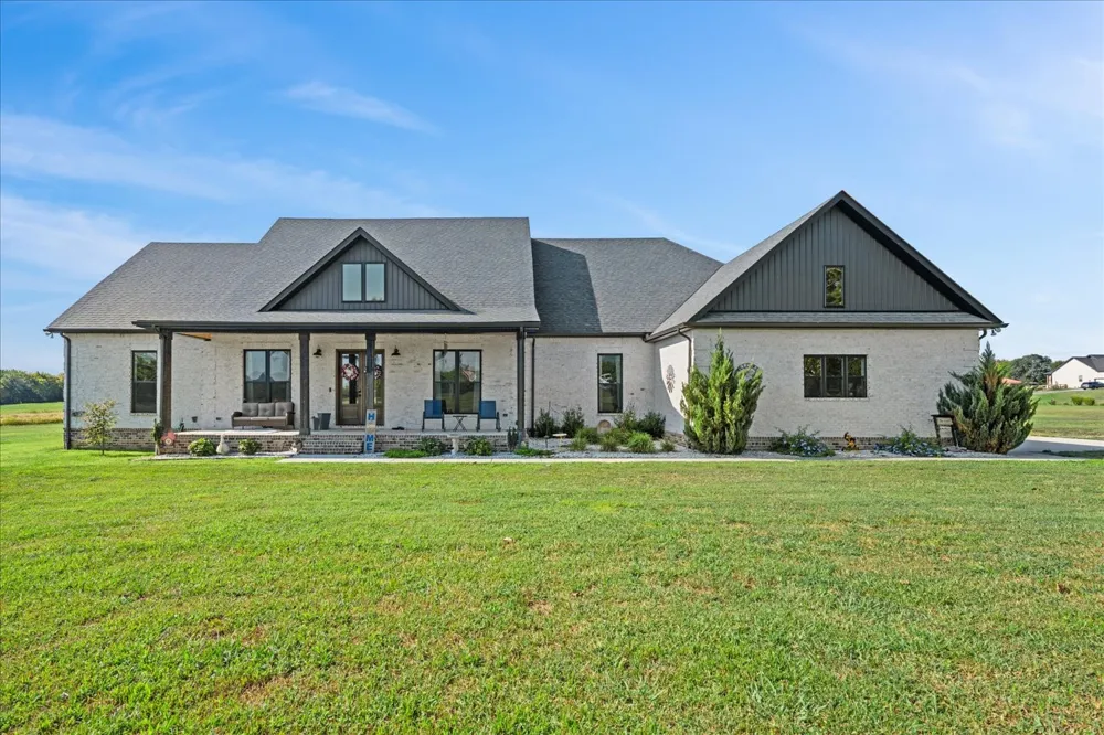 742 Kingdom Rd Unionville, TN 37180