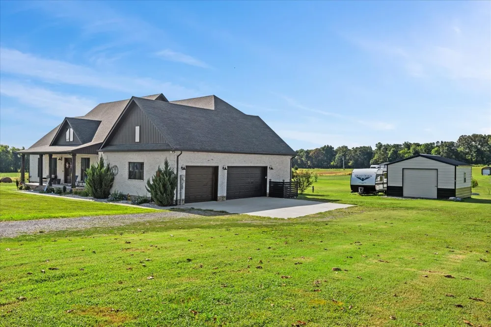 742 Kingdom Rd Unionville, TN 37180