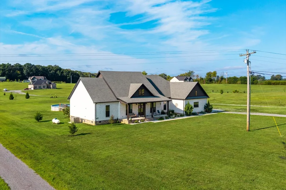 742 Kingdom Rd Unionville, TN 37180