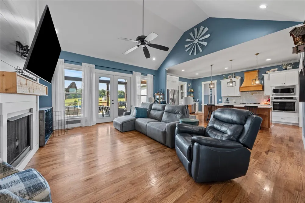 742 Kingdom Rd Unionville, TN 37180