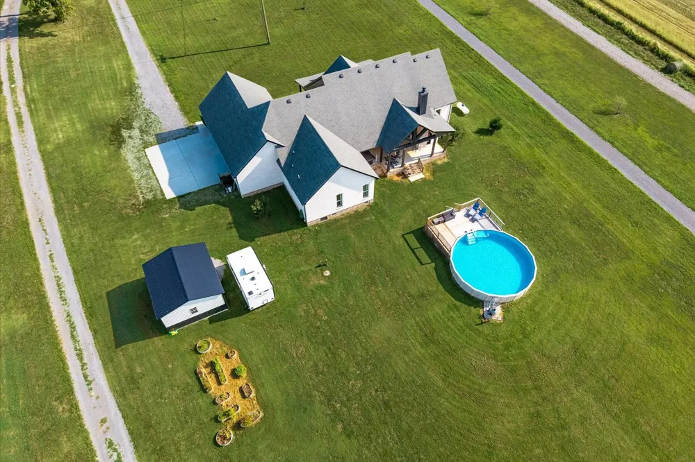 742 Kingdom Rd Unionville, TN 37180
