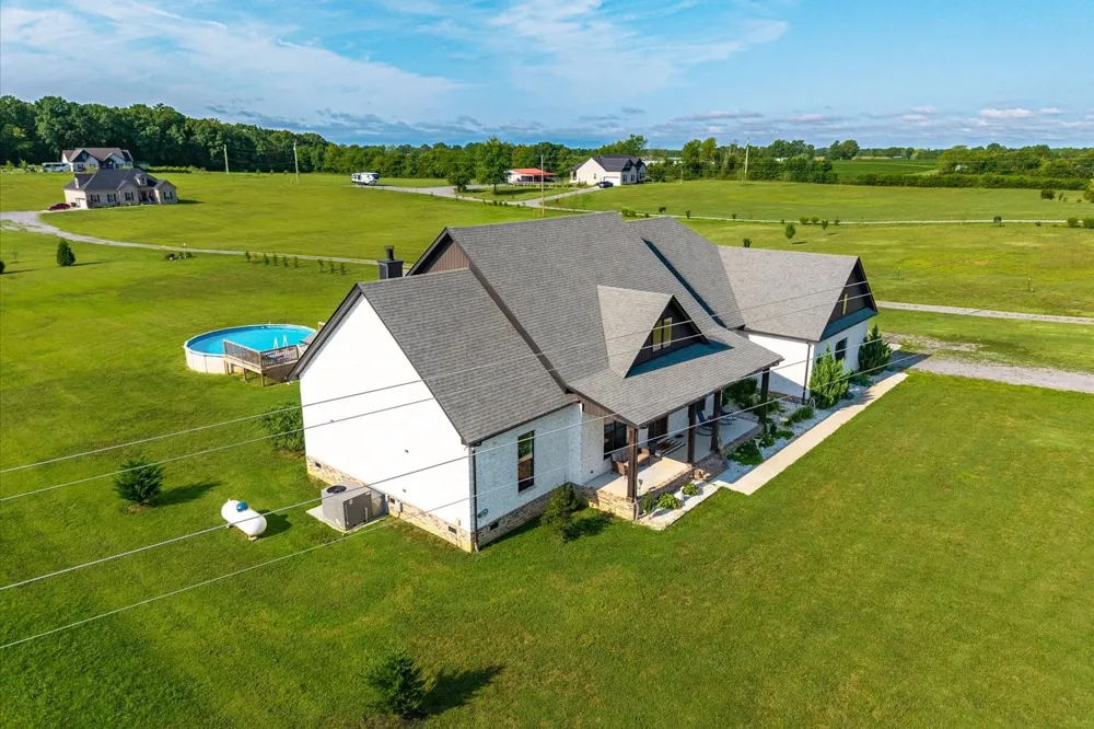 742 Kingdom Rd Unionville, TN 37180
