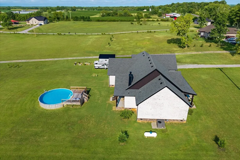 742 Kingdom Rd Unionville, TN 37180