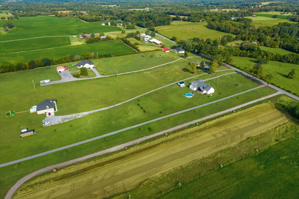 742 Kingdom Rd Unionville, TN 37180