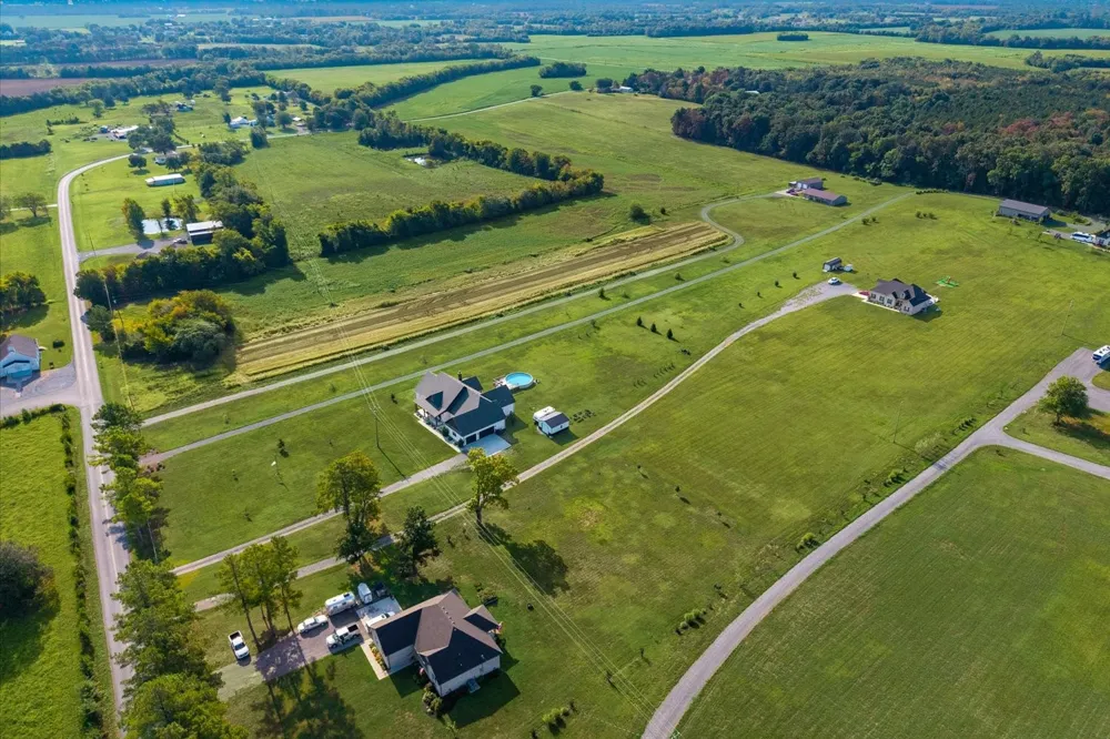 742 Kingdom Rd Unionville, TN 37180