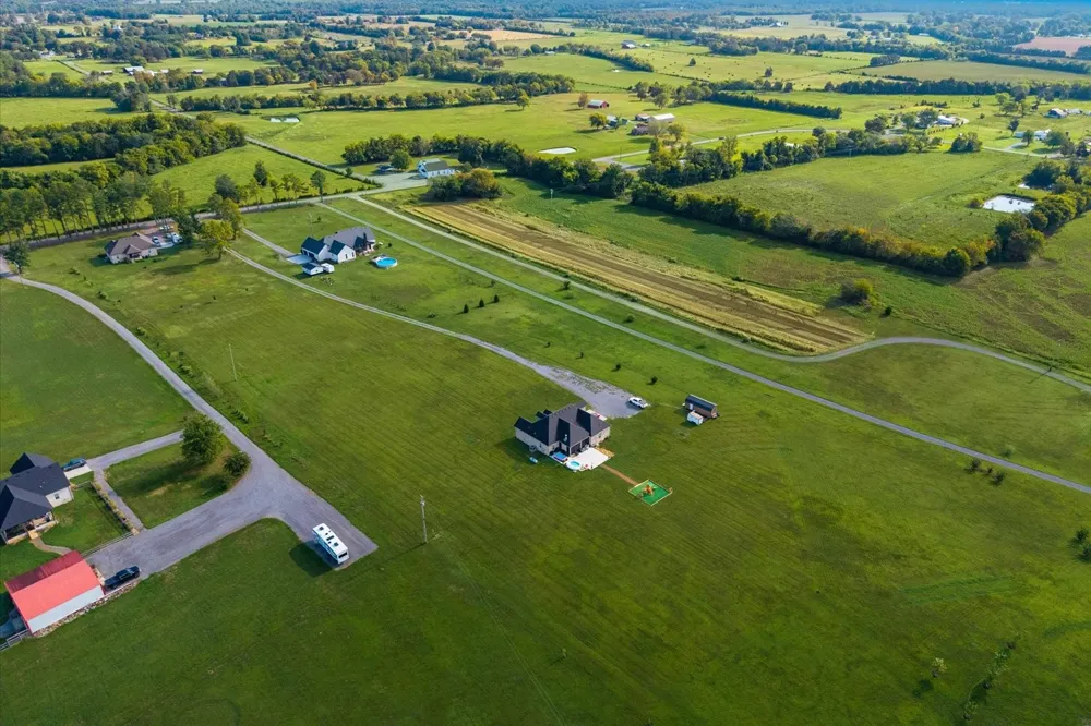 742 Kingdom Rd Unionville, TN 37180